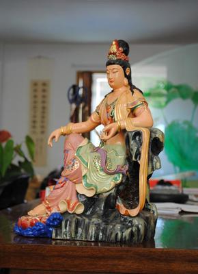 匠心獨(dú)運(yùn) 40公分自在觀音菩薩木雕，傳承千年的工藝珍品